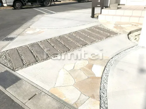 アプローチ コンクリート製枕木(擬木) 東洋工業TOYO レイルスリーパーペイブ 床石貼り 乱形石 石英岩 土間コンクリート