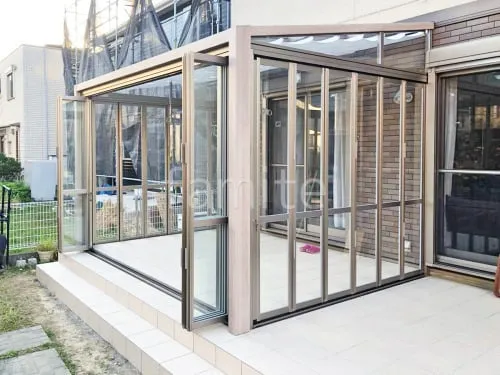 ガーデンサンルーム  LIXIL 木製調ガーデンルームGF 折戸仕様 フラット屋根