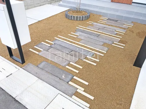 玄関アプローチ コンクリート製枕木(擬木) ユニソン パーシースリーパー
