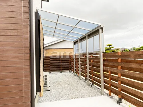 雨除け屋根 YKKAP ソラリアテラス屋根 1階用 F型フラット屋根 目隠しパネル(前面 正面) 1段