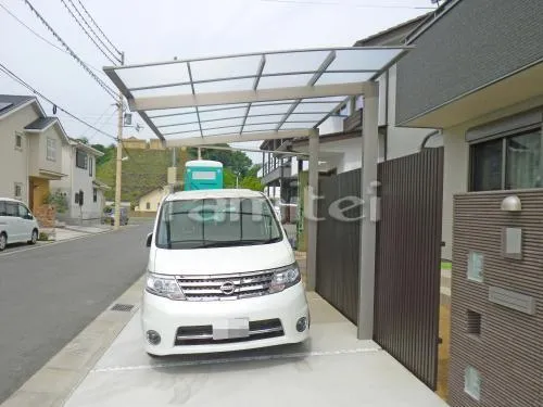 ガレージまわり 駐車場屋根 土間コンクリート フェンス