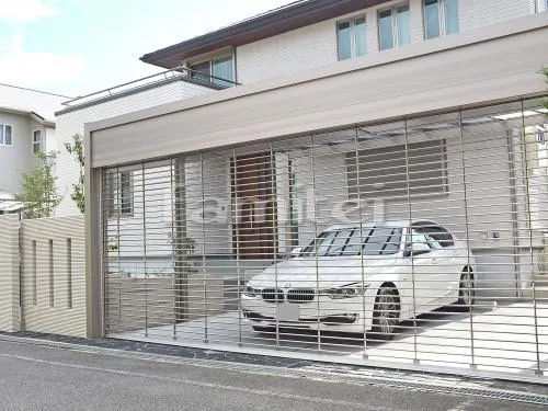 ガレージまわり 駐車場屋根 門扉 土間コンクリート