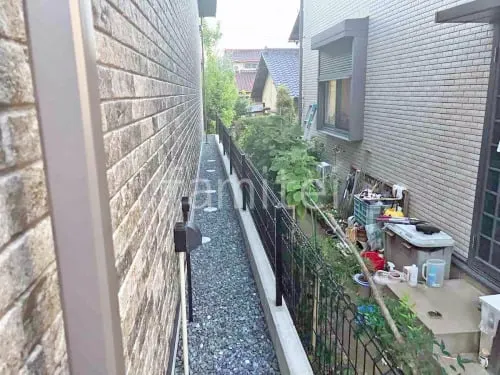 犬走り 防犯砂利敷き バラス砕石 防草シート加工