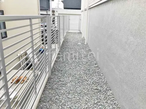 犬走り 防犯砂利敷き バラス砕石 防草シート加工