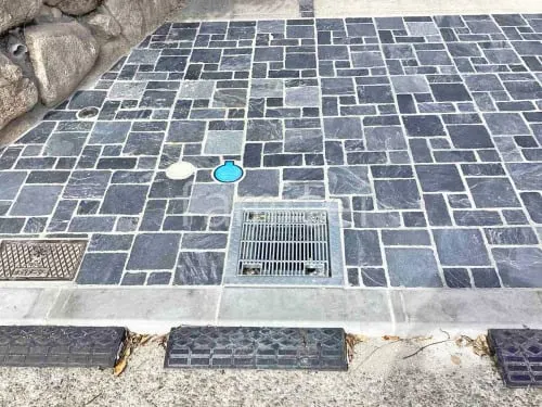 床石貼り 東洋石創 エボニークォーツ