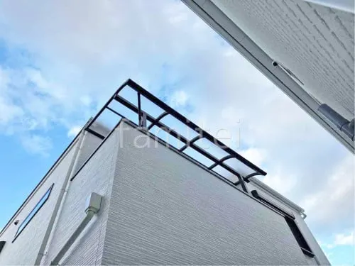 ２階ベランダ屋根  YKKAP ソラリアR アール屋根 スタンダード 壁付