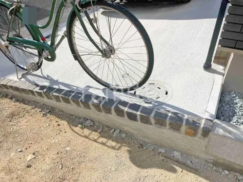 土間コンクリート見切りピンコロ石