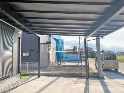 柱色 カームブラック 屋根色 ブラックマット