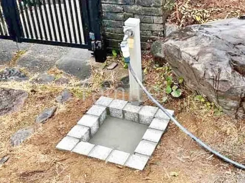 ピンコロ囲い水受け(パン) 土間モルタル仕上げ 洗い場