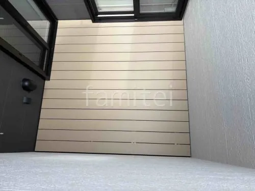 中庭 人工木ウッドデッキ LIXIL 樹ら楽ステージ