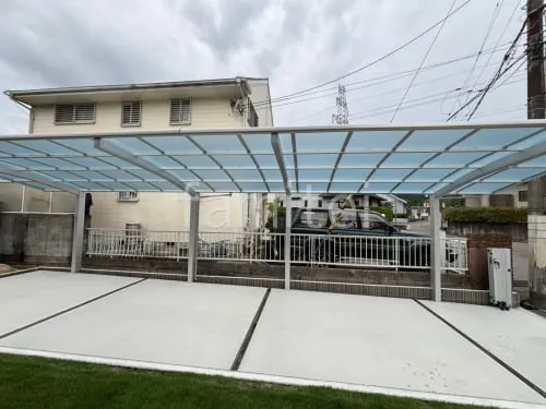 カーポート２台(縦) 連棟 YKKAP アリュース アール屋根