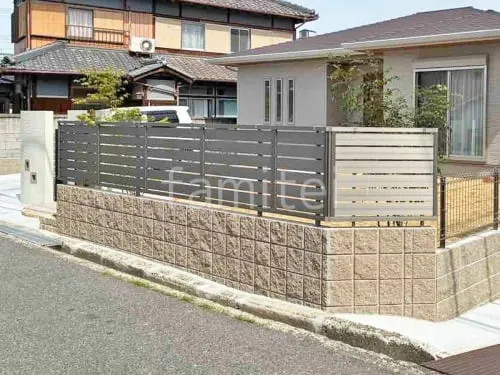 ブロック塀 （化粧ブロック） 久保田セメント バリュー1 ナチュラルGウッド  アルミ形材 フェンス LIXIL 木製調AB YS3型 横スリット3 目隠し 木調・ラティス