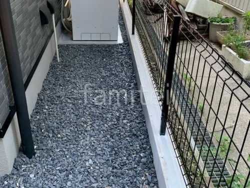 犬走り 防犯砂利敷き バラス砕石 防草シート加工
