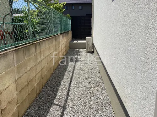 犬走り 防犯砂利敷き バラス砕石 防草シート加工