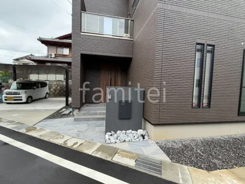 玄関アプローチ 床タイル貼り 施主支給
