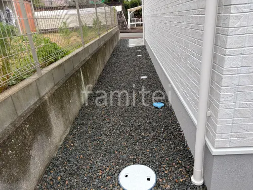 犬走り 防犯砂利敷き バラス砕石 防草シート加工