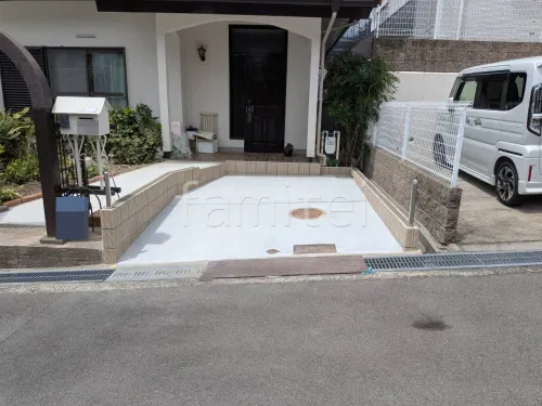 駐車場ガレージ床 土間コンクリート 土留め 化粧ブロック ユニソン リゲル