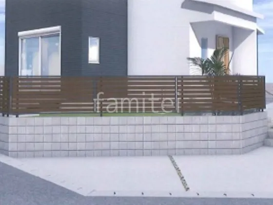 目隠しフェンス　化粧ブロック　土間コンクリート