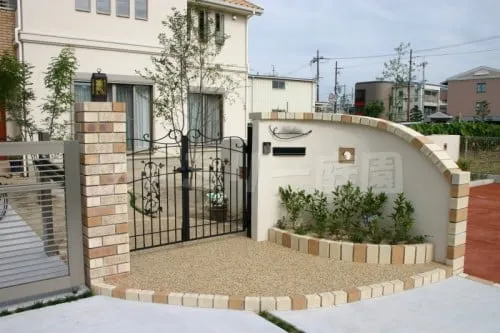 門まわり　アンティーク門扉