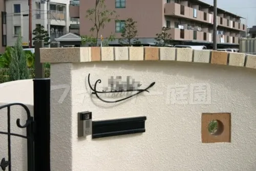 ポイント　レンガ笠木