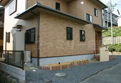 レンガ花壇　砂利敷き