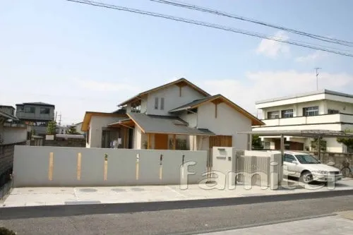 セミクローズ外構 スリット塀