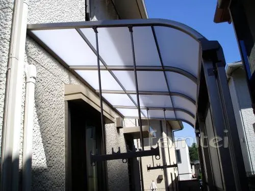 ベランダ物干し　テラス屋根1F