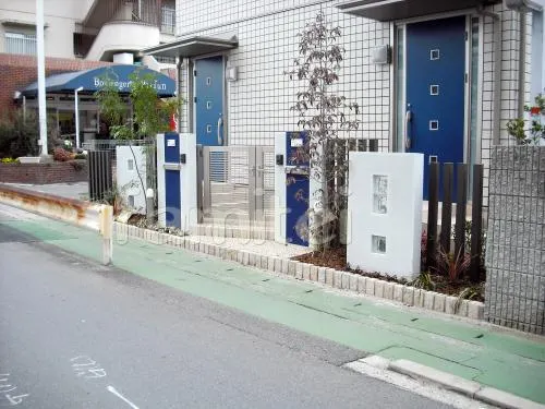 セミクローズ外構