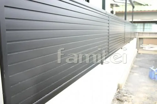 目隠しフェンスYKKエクスライン7型