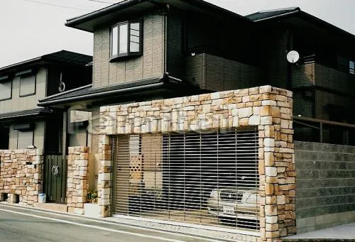 電動シャッター2台 ステンレスパイプ