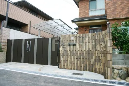 カーポート　YKKレイナポート1台　門柱