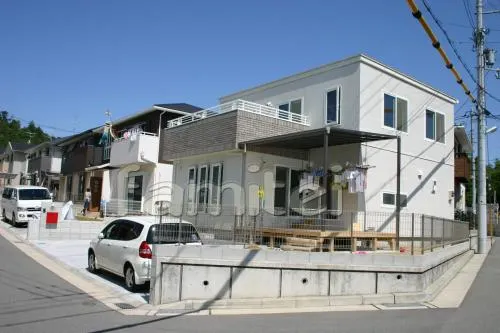 オープン外構・シンプル　角地