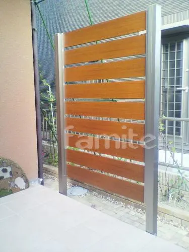 目隠し間仕切りフェンス:プラスG(TOEX)