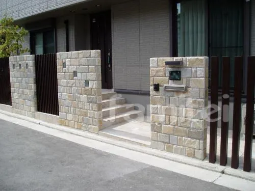 石門柱・・・シャトーランド(INAX)　郵便ポスト