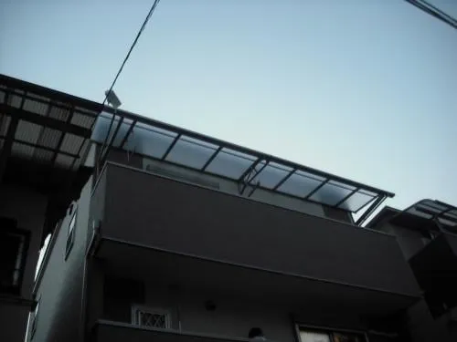 ベランダ屋根 三協メニーウェルテラス屋根3階 物干し