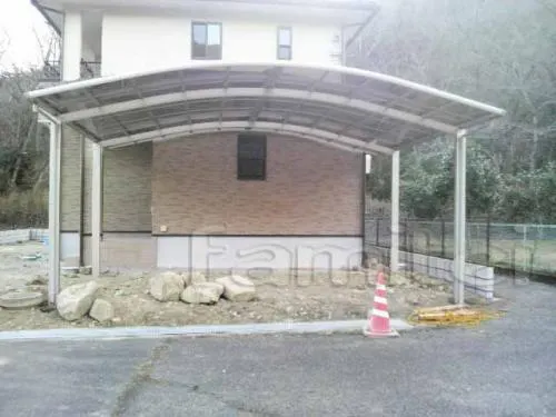 カーポート　YKKレイナポート2台