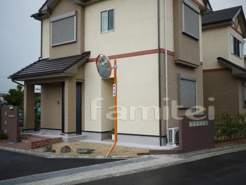 ガラスブロック塀　　ガラスブロック門柱　　郵便ポスト