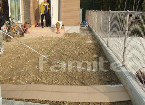 施工前　　境界フェンス