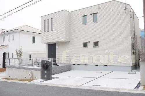 車庫土間 コンクリート　目地デザイン