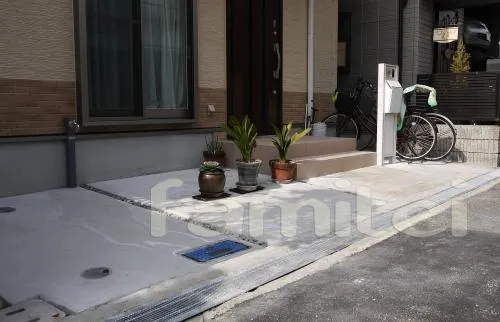 オープン外構　コンクリート土間 砂利目地