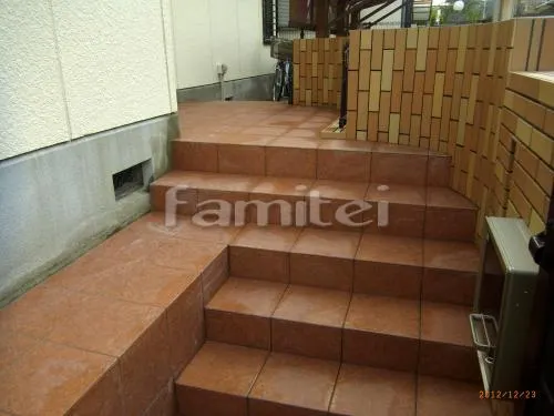洋風アプローチ階段 タイル貼り