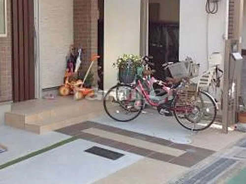 玄関アプローチ 床タイル貼り INAXイナックス グレイスランド300角 LIXILリクシル