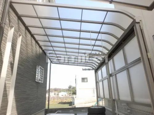 雨除け屋根 レギュラーテラス屋根 1階用 R型アール屋根 物干し 目隠しパネル(前面 正面)2段 目板隙間ふさぎカバー