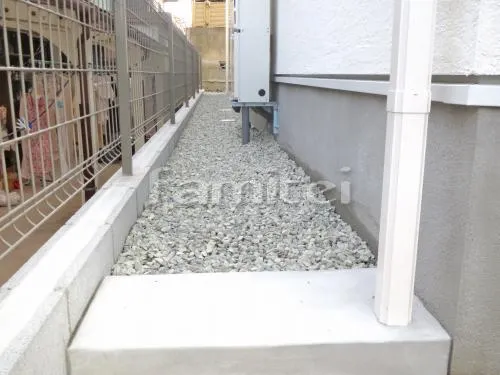 犬走り 防犯砂利敷き バラス砕石