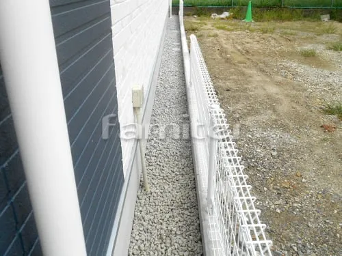 犬走り 防犯砂利敷き バラス砕石 防草シート加工