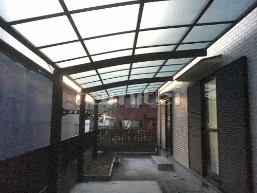 カーポート YKKAP レイナポートグラン 縦2台用(縦連棟) R型アール屋根 既存テラス屋根撤去