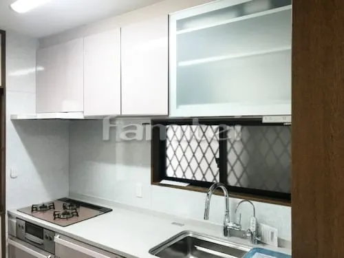 ウォールキャビネット 耐震ラッチ付