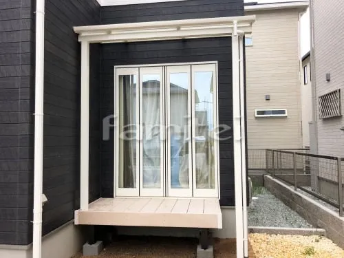 人工木材ウッドデッキ TAKASHOタカショー エバーエコウッド ホワイト ベランダ屋根 YKKAP ソラリアF 1階用 F型フラット屋根