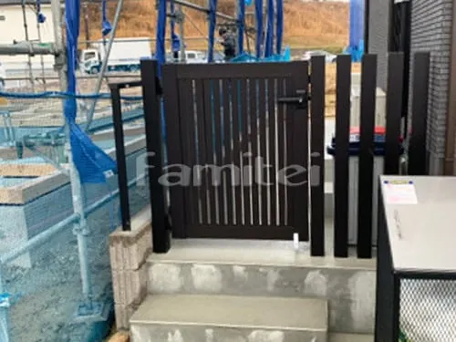 勝手口門扉 YKKAP シンプレオ4型 縦太格子 10-08 片開き