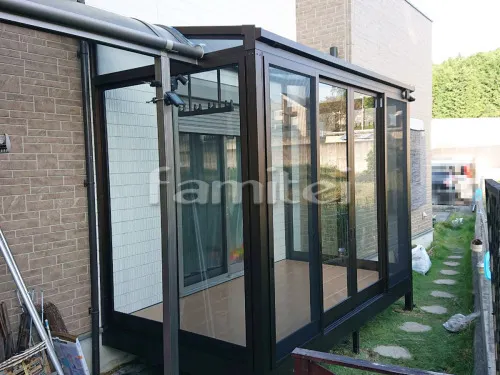 ガーデンルーム YKKAP ソラリア F型フラット屋根 テラス囲い サンルーム 網戸(正面 両側面) 物干し 既存テラス屋根 一部解体撤去